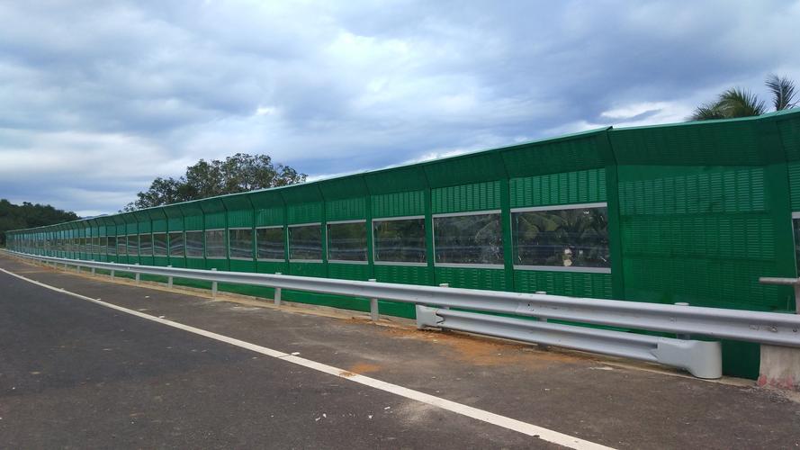 <a href=http://m.amghmuz.cn/news_article?news_id=144>天津道路聲屏障</a>